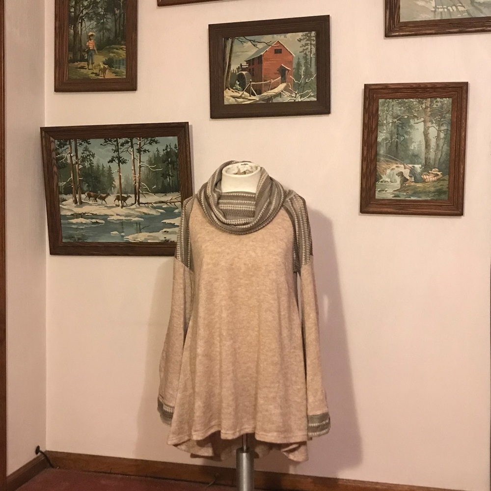 Ryu Tan and Olive Green Sweater Tunic